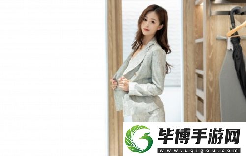 我被9个建筑工人抬到茶几上-网友：震撼现场，跨越极限的团队协作让人叹为观止！ 